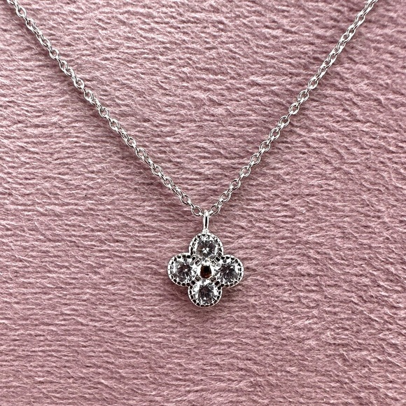 925 Solid Sterling Silver Luxury Clover Pendant Necklace - Picture 1 of 9